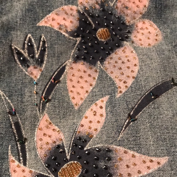 New flare leg denim jeans w/ belt painted & beaded with flowers and butterfly - Picture 11 of 13